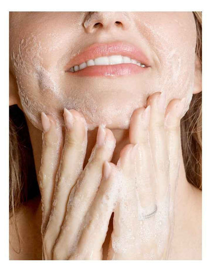 Turmeric Glow Foaming Cleanser