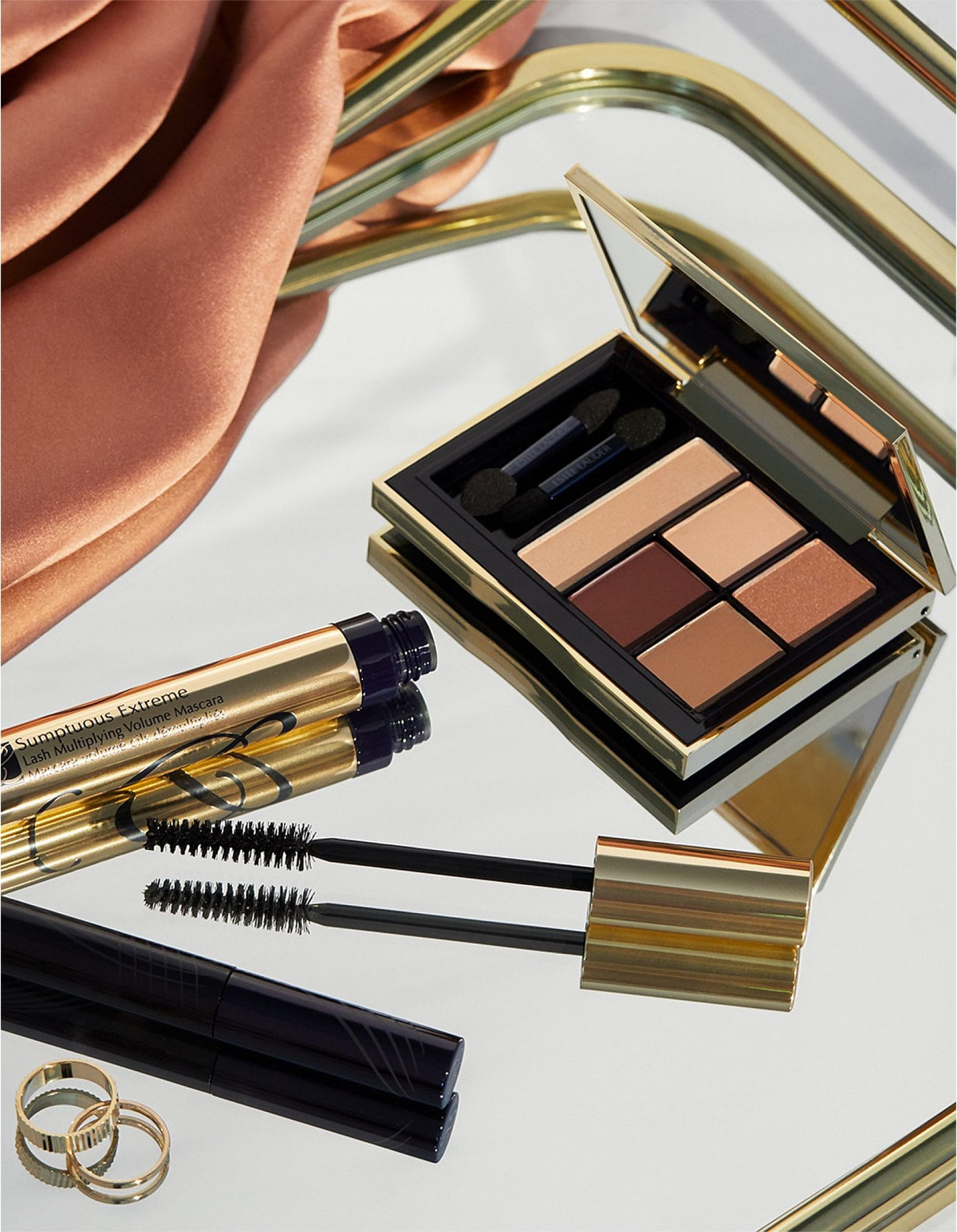 Sumptuous Extreme Lash Multiplying Volume Mascara