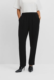 Pleated Tapered Pant