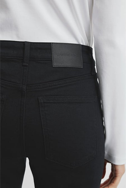 High Rise Slim Jean