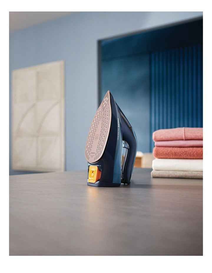 800 Series Steam Iron in Blue DST8020/20