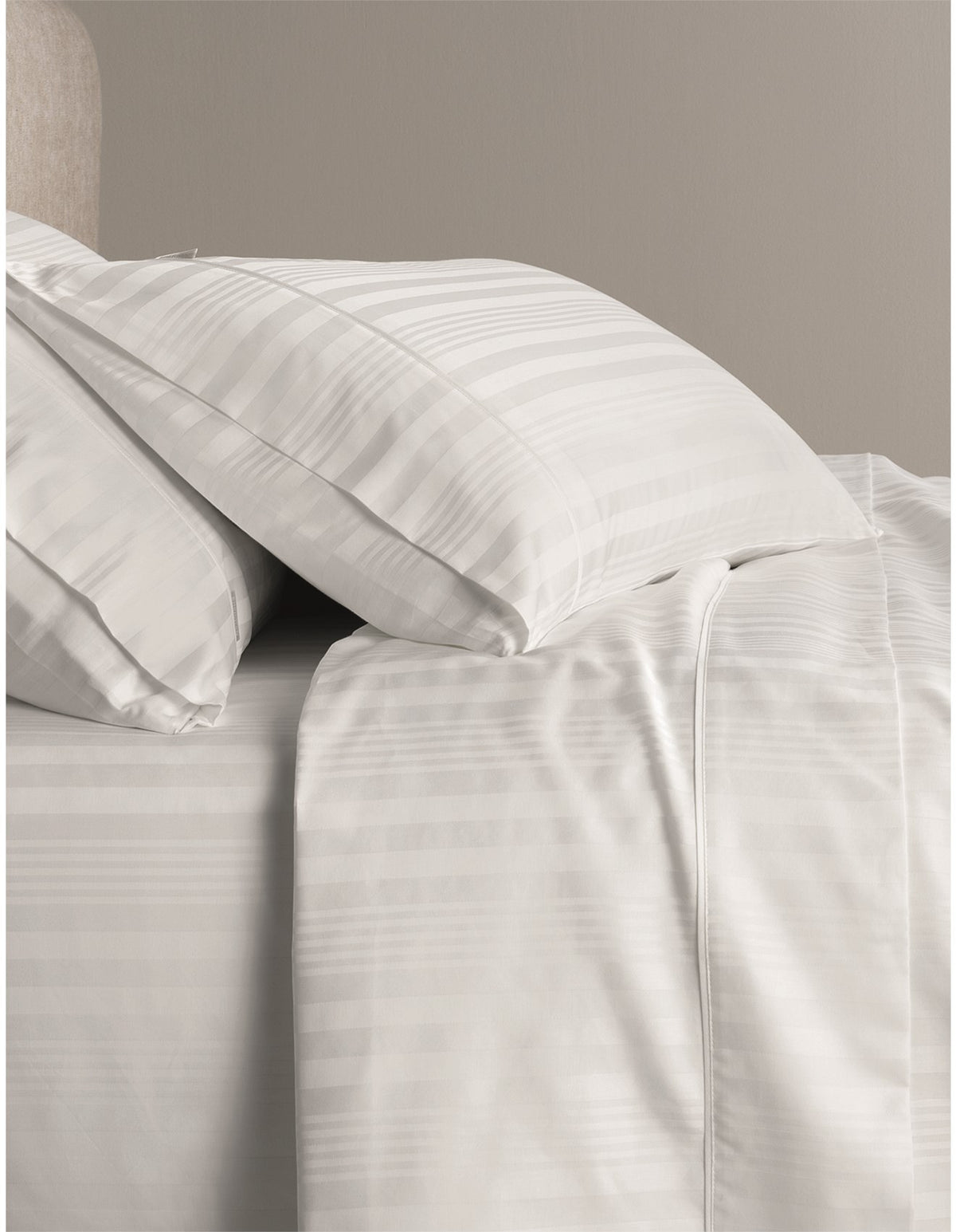 NEWMARK QUEEN SHEET SET IN SNOW