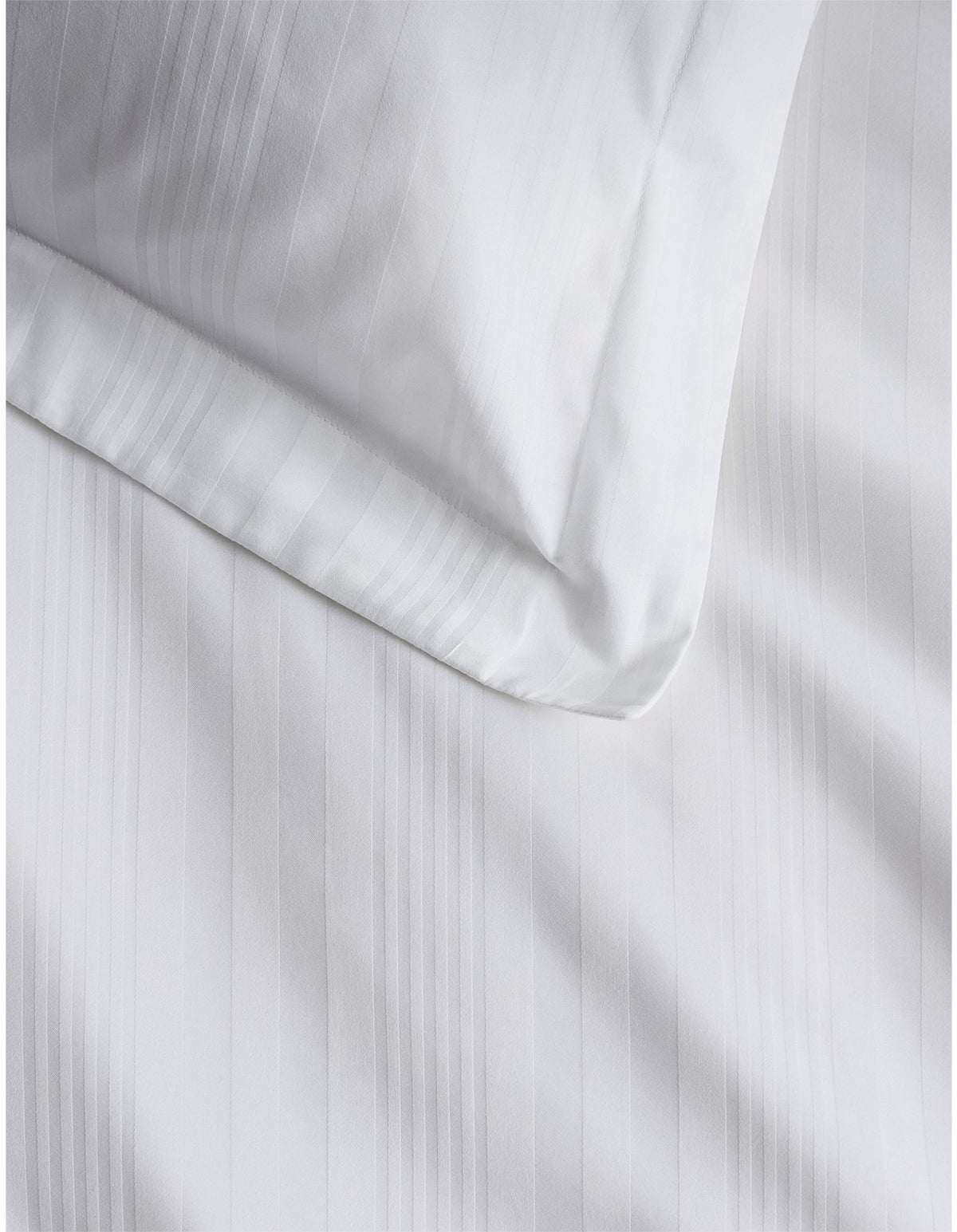 NEWMARK QUEEN SHEET SET IN SNOW