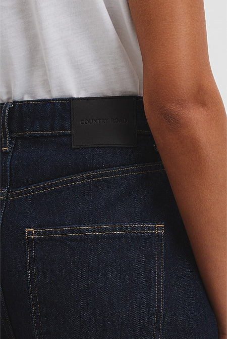 Curved Wide Leg Jean