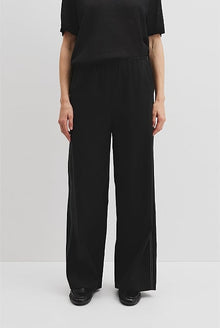 Side Stitch Pant