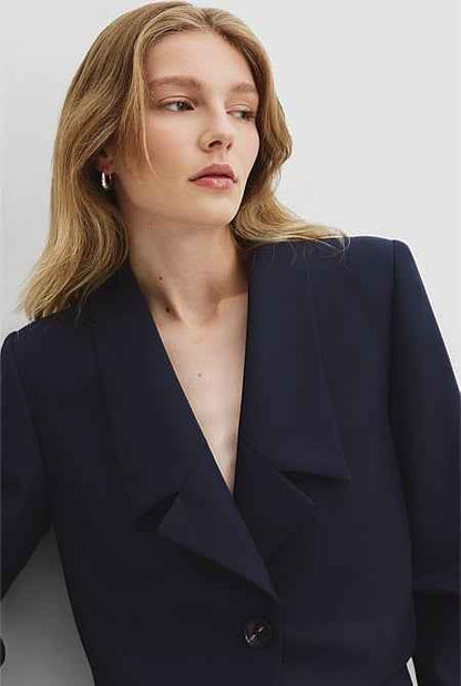 Cropped Lapel Blazer