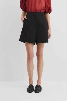 Organically Grown Linen Suit Short