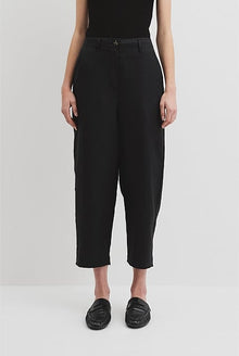Organically Grown Linen Tapered Pant