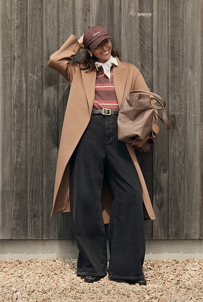 Curved Wide Leg Jean