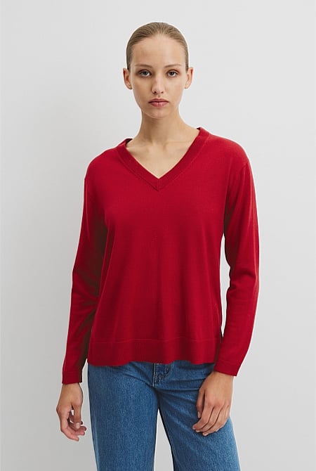 Lightweight Merino V-Neck Neck Knit