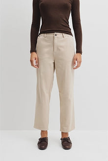Crop Curve Jean