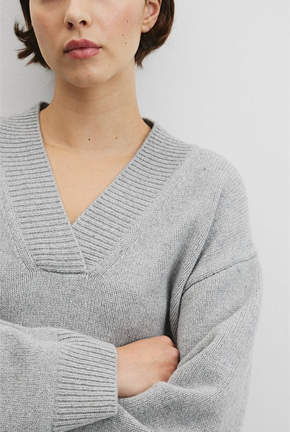Extrafine Merino Longline V-Neck Neck Knit
