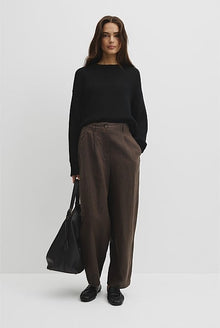 Tapered Linen Pant