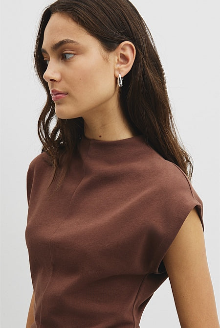 Extend Shoulder Top