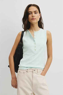 Henley Tank
