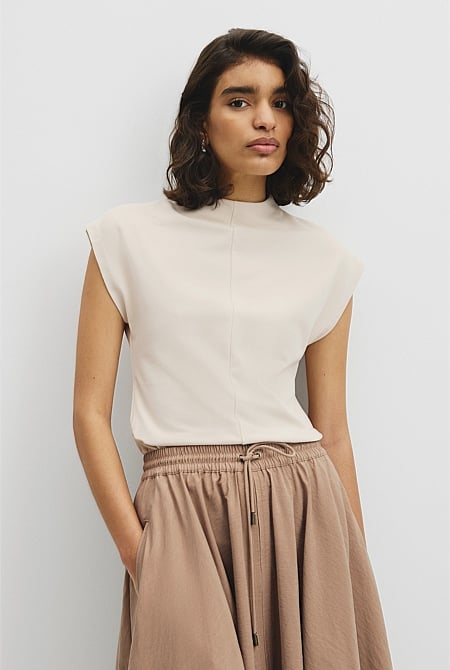 Extend Shoulder Top