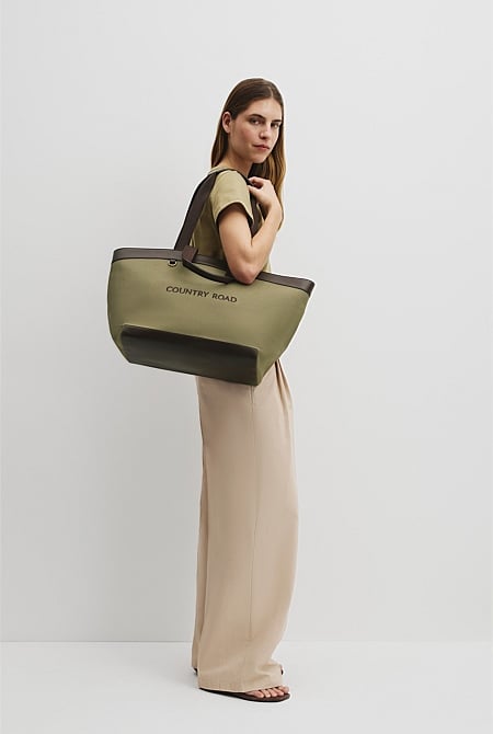 CR Essential Tote
