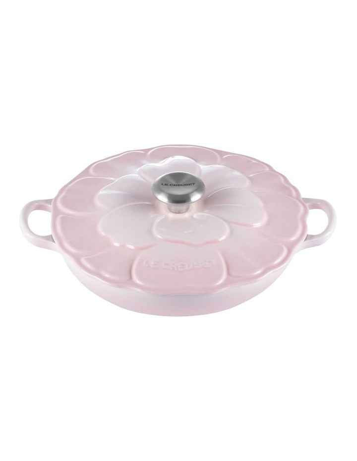 Petal Relief Shallow Casserole 26cm in Shell Pink
