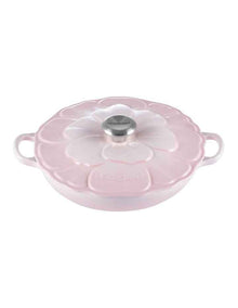 Petal Relief Shallow Casserole 26cm in Shell Pink