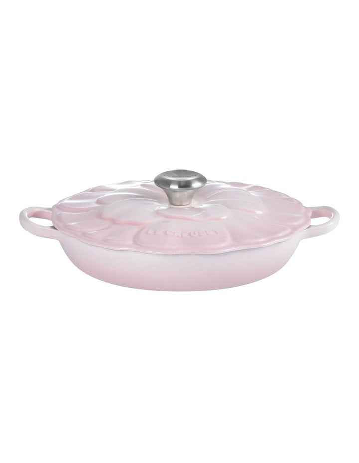 Petal Relief Shallow Casserole 26cm in Shell Pink