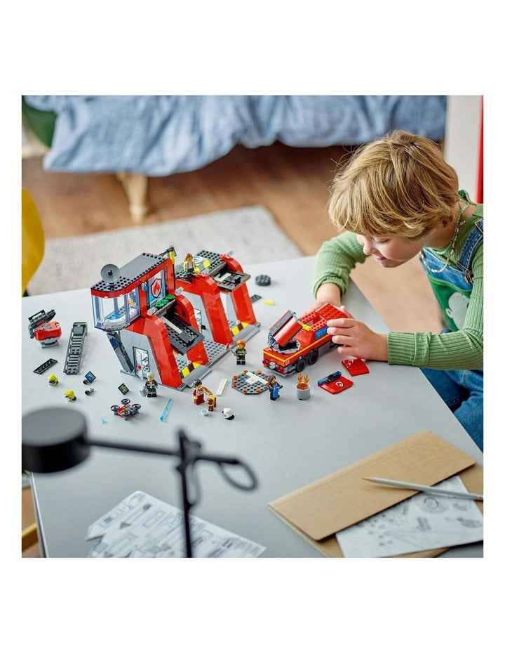 City Fire Station with Fire Engine 60414 Toy