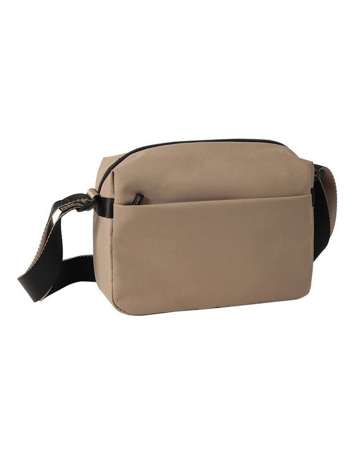 Neutron Medium Bag in Beige