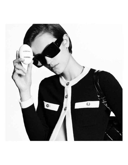 LA CR&#200;ME MAIN Nourish-Soften-Illuminate