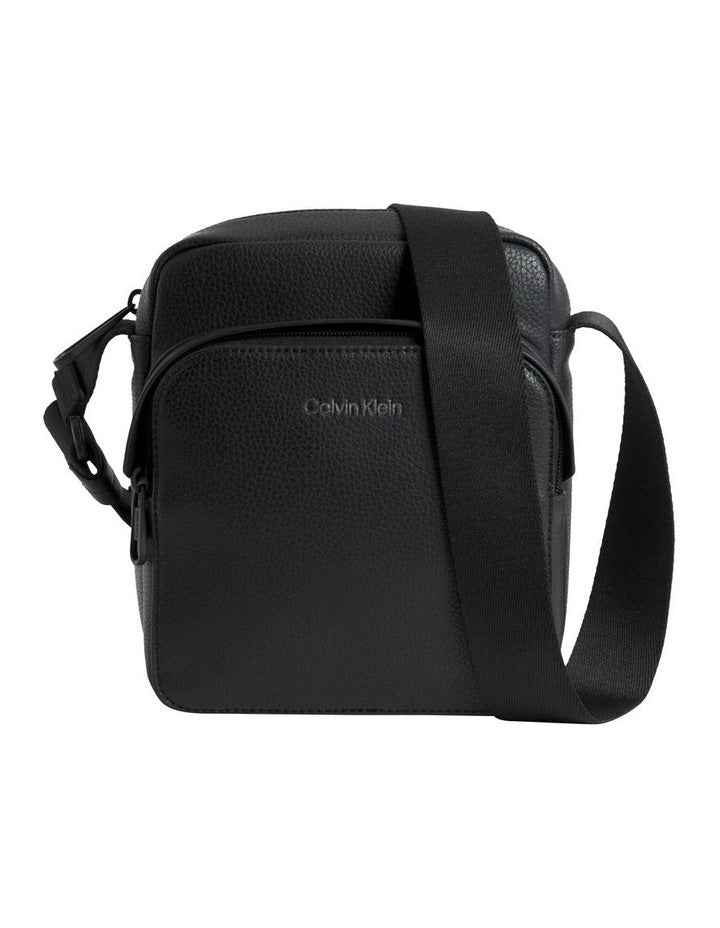 Must Reporter Bag with Pocket in Black