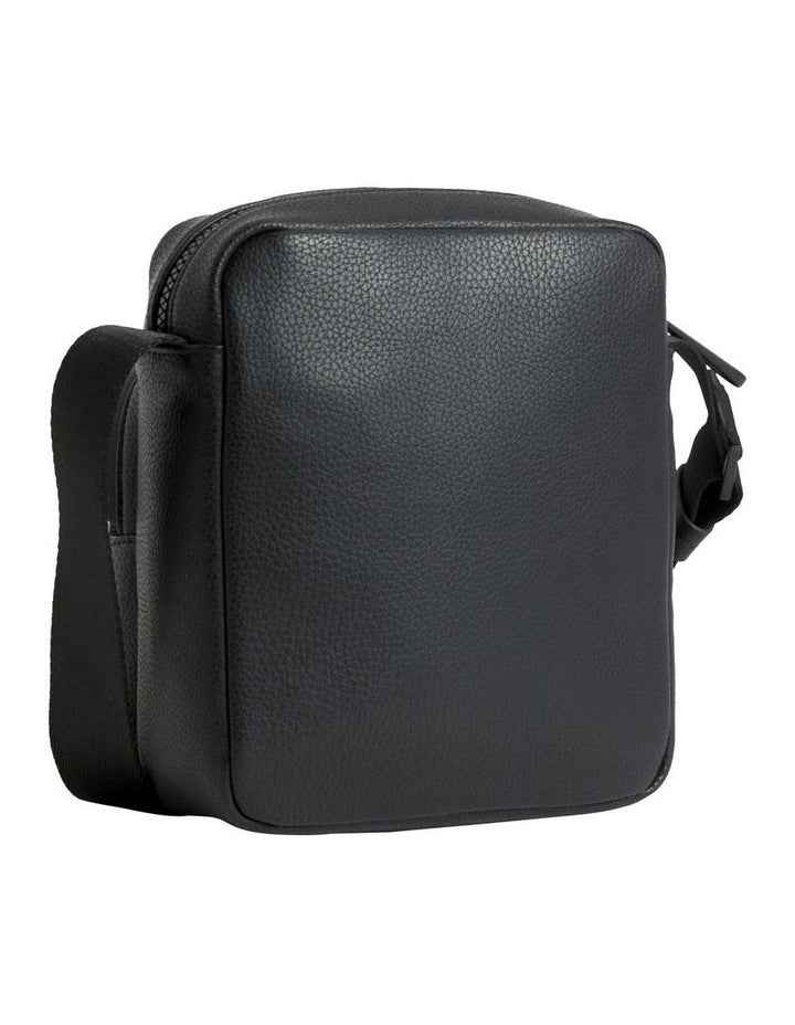 Must Reporter Bag with Pocket in Black