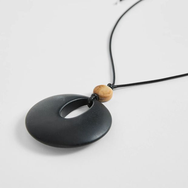 Disc Pendant Necklace