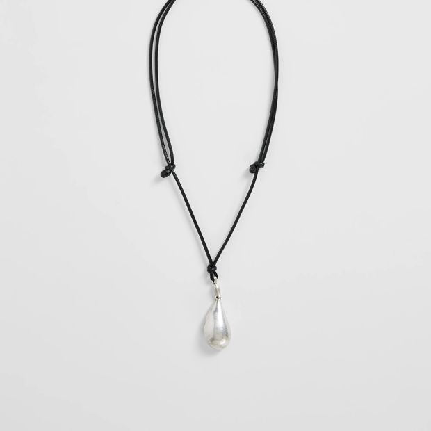 Metal Teardrop Pendant Necklace