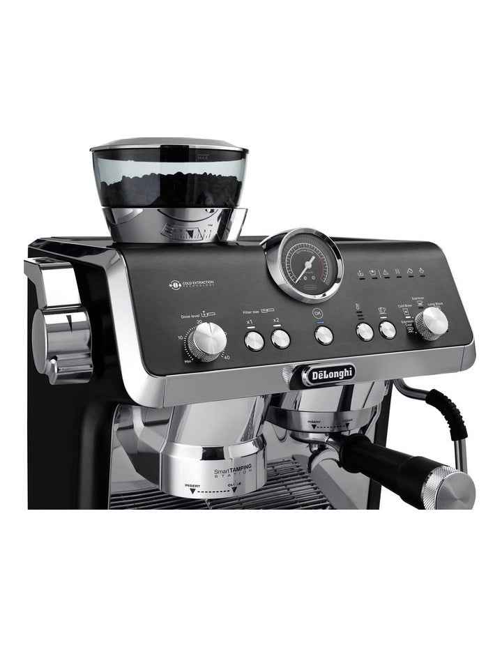 La Specialista Opera Manual Coffee Machine in black EC9555BK