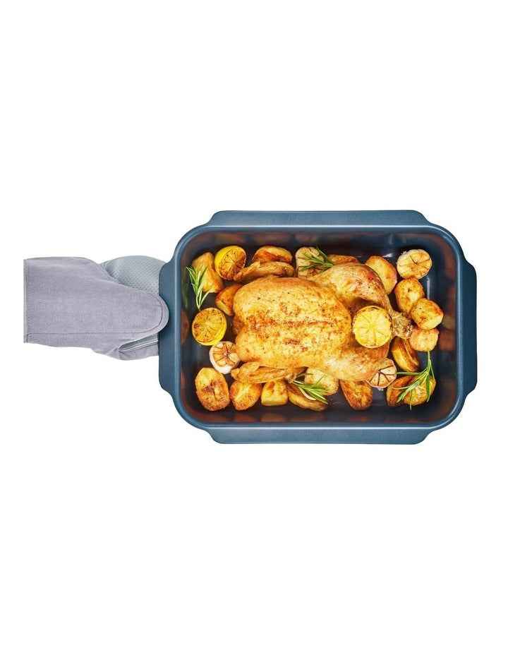 Nest Oven Tray Large in Blue