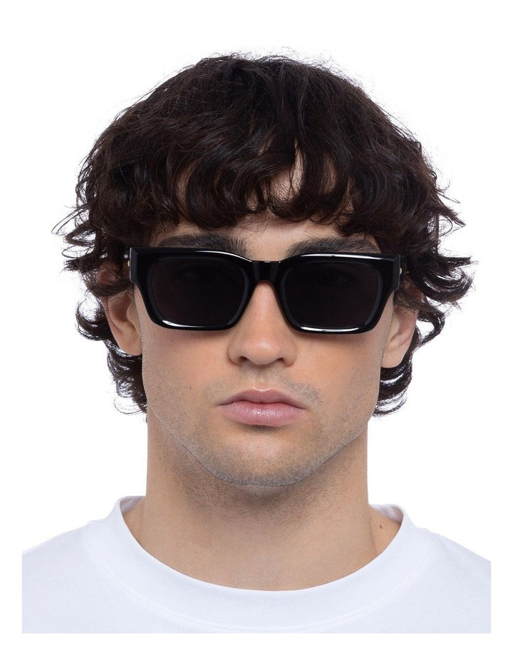 Shmood Sunglasses in Black