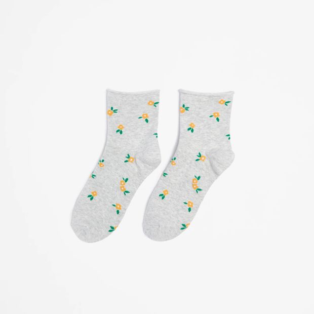 Roll Hem Quarter Crew Socks