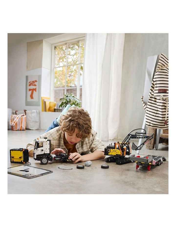 Technic Volvo FMX Truck & EC230 Electric Excavator 42175