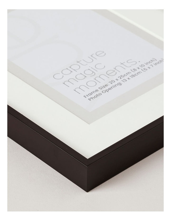 Aluminium Photo Frame  20x25cm Matted to 13x18cm in Black
