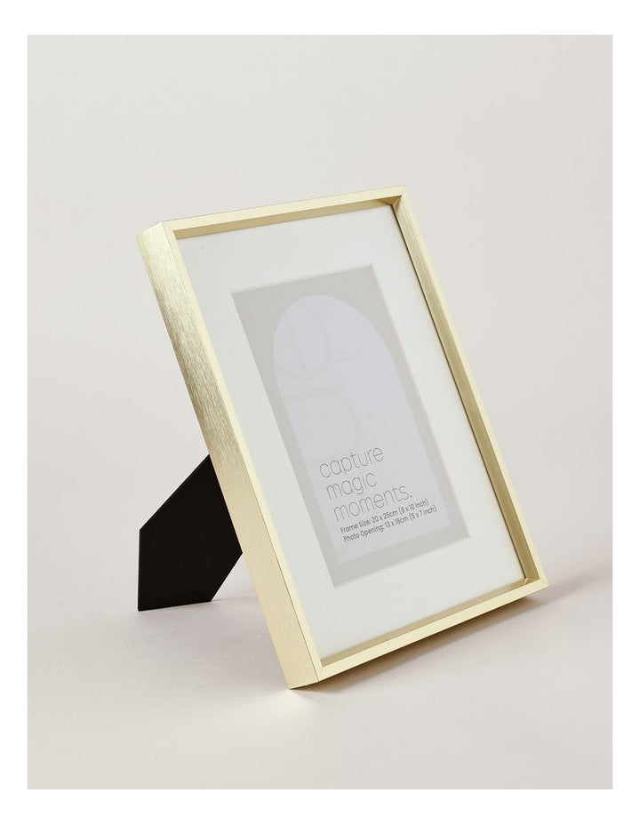 Aluminium Photo Frame 20x25cm Matted to 13x18cm in Gold