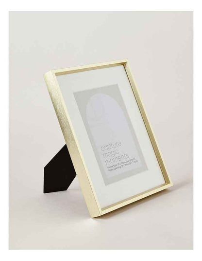 Aluminium Photo Frame 20x25cm Matted to 13x18cm in Gold