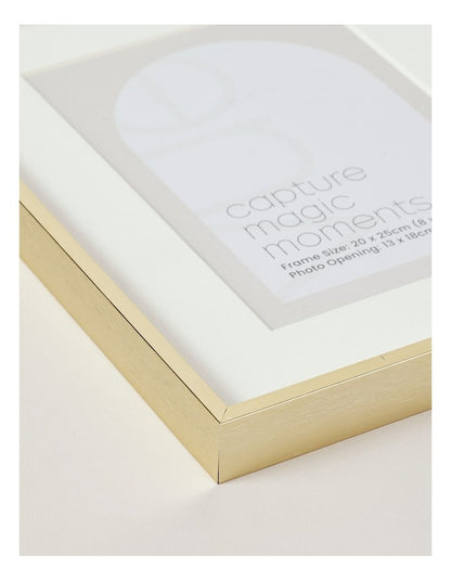 Aluminium Photo Frame 20x25cm Matted to 13x18cm in Gold