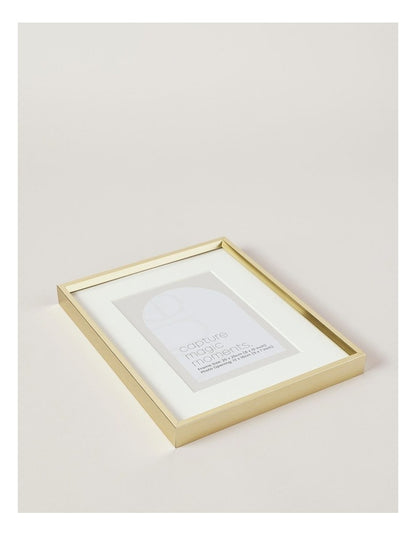 Aluminium Photo Frame 20x25cm Matted to 13x18cm in Gold