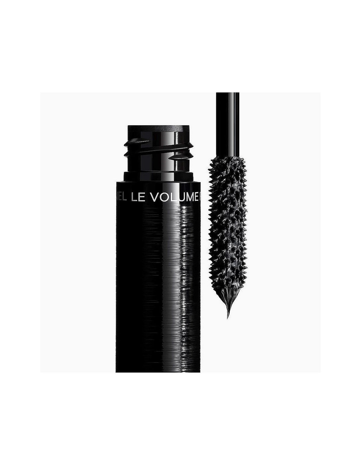 LE VOLUME RÉVOLUTION DE CHANEL Extreme Volume Mascara. 3D-Printed Brush