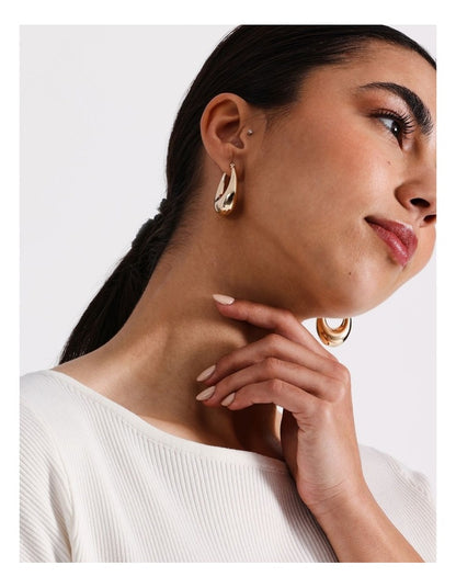 Oval Hoop Earrings in Gold