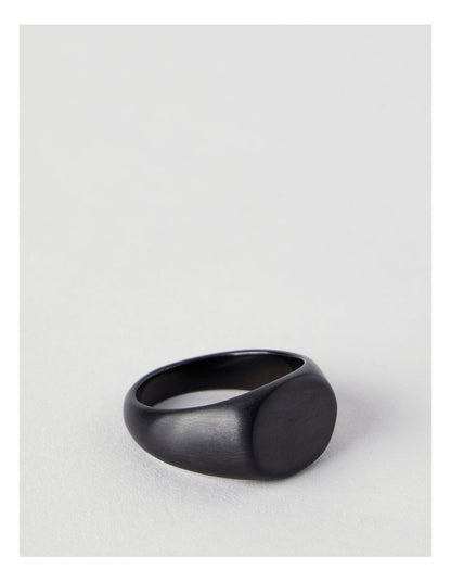 Signet S Ring in Black