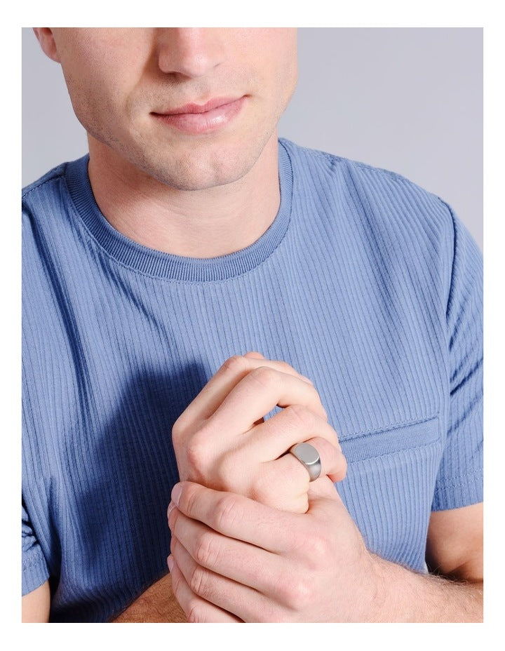 Signet S Ring in Silver