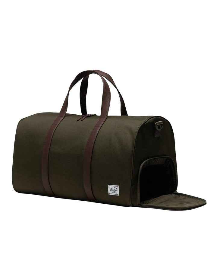 Novel Duffle Bag 43L in Ivy Green
