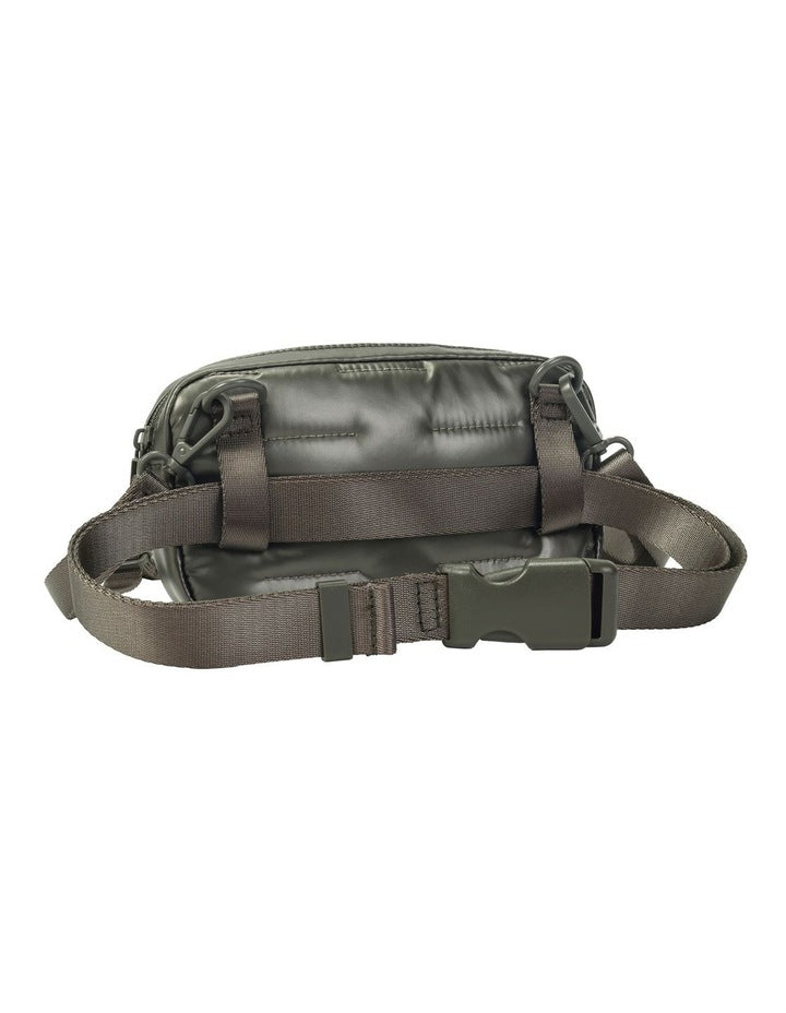 Snug 2 In 1 Crossbody Bag in Grey