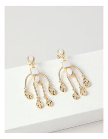 Dangling Drop Earring in Gold/Pearl