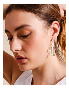 Dangling Drop Earring in Gold/Pearl