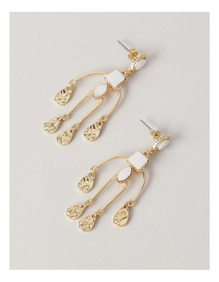 Dangling Drop Earring in Gold/Pearl